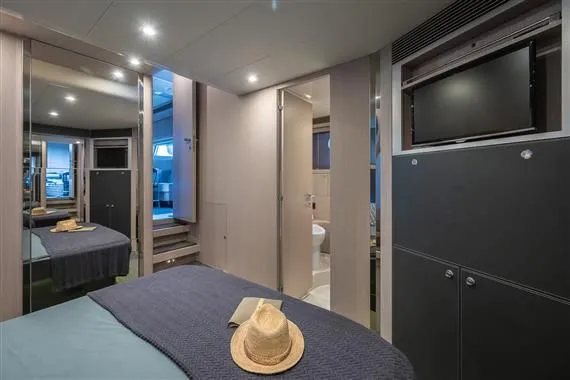 Voltor Yacht Photos Pics 