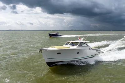 2022 Gagliotta Lobster 35 Classic Ivory White