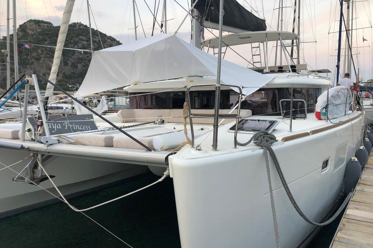 2018 Lagoon 45 