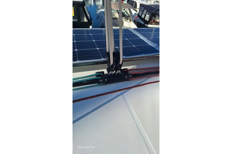  Yacht Photos Pics Close-up of Lagoon 450 F 2018 yacht rigging and solar panels.