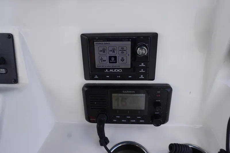 Santiago Yacht Photos Pics 2019 32 Cobia 320 CC SANTIAGO Electronics