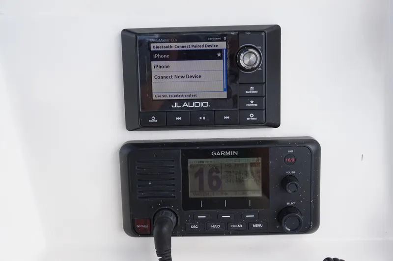 Santiago Yacht Photos Pics 2019 32 Cobia 320 CC SANTIAGO Electronics