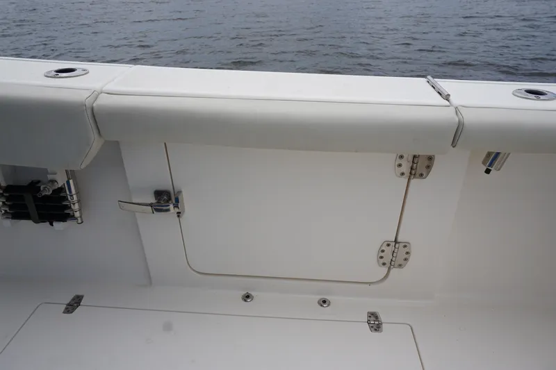 Santiago Yacht Photos Pics 2019 32 Cobia 320 CC SANTIAGO Dive Door