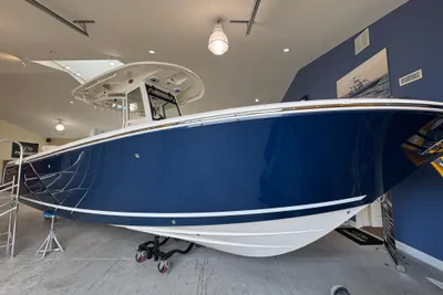 Cobia 285 Center Console