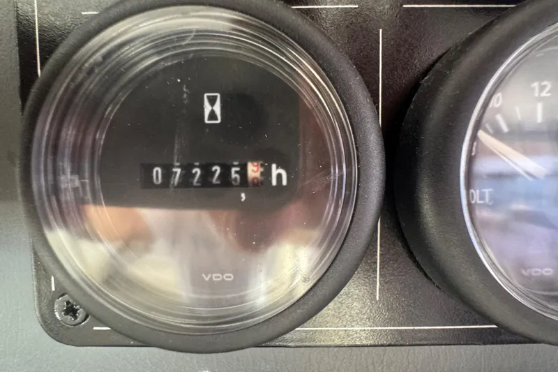 Ce Ya Yacht Photos Pics Hour meter reading 7225.5 hours on a 2021 Leopard 45.