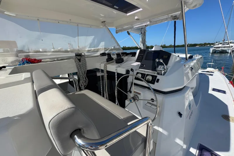 Ce Ya Yacht Photos Pics Helm of 2021 Leopard 45 catamaran with modern navigation equipment and seating.