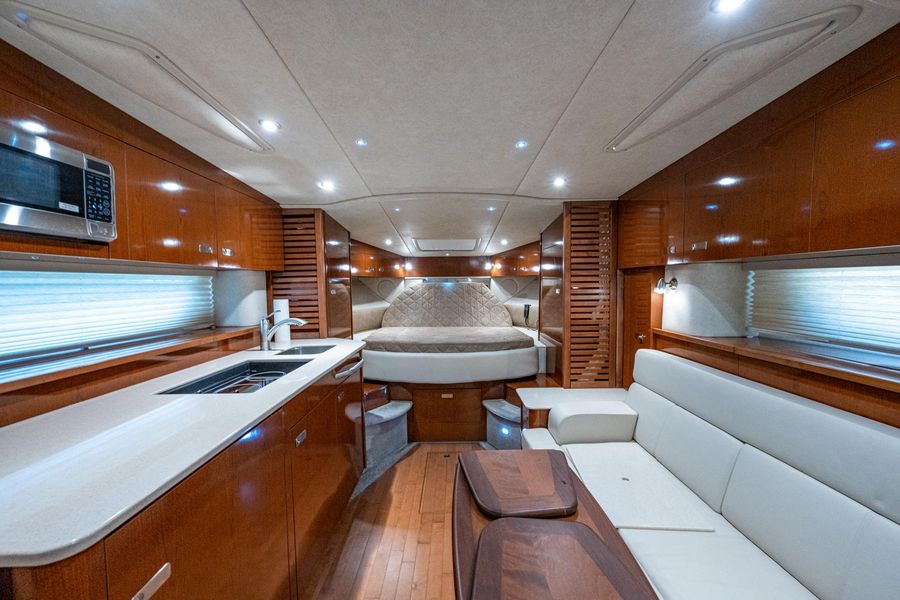 2011 Sea Ray 370 Sundancer