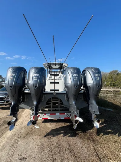  Yacht Photos Pics 2017 Freeman 37 VH boat with four powerful outboard engines.