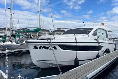 Sealine C390
