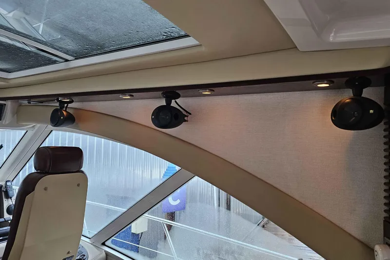  Yacht Photos Pics Interior of 2007 Sea Ray 60 Sundancer yacht with modern lighting and seating.