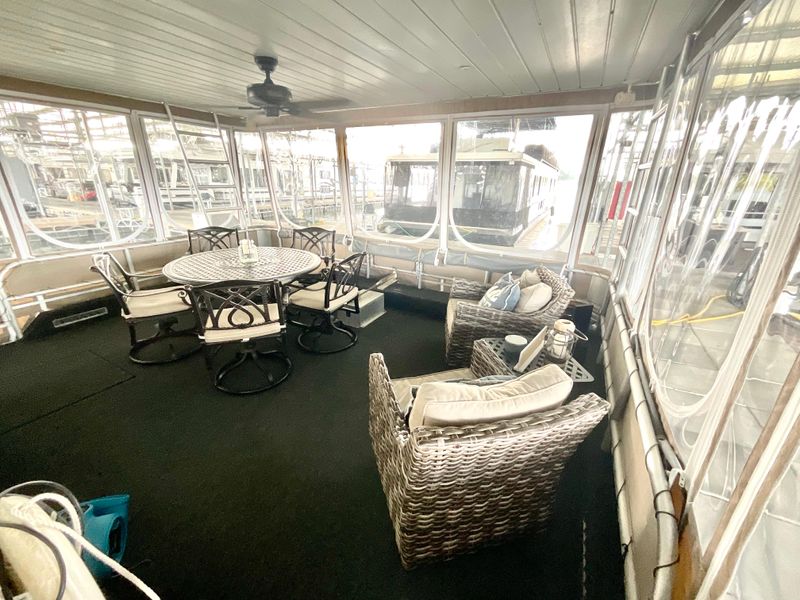 2004 Horizon Houseboat 77x16