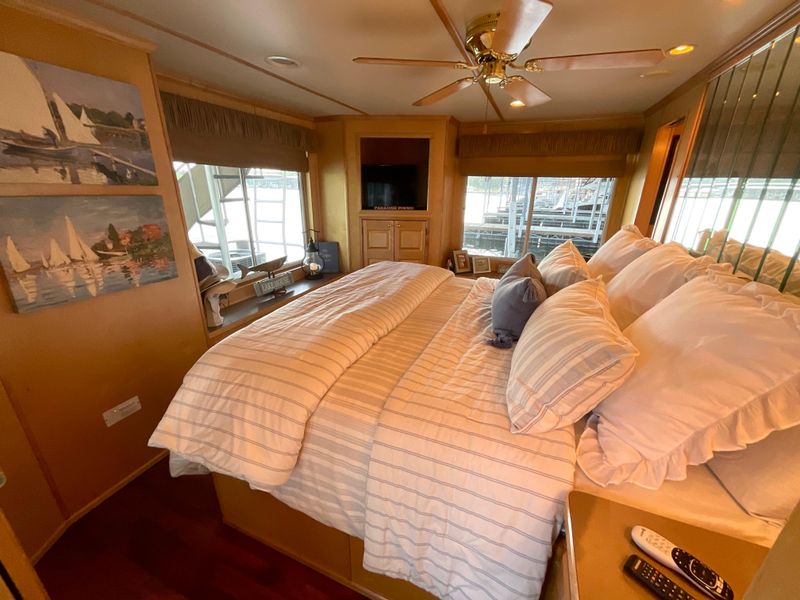 2004 Horizon Houseboat 77x16