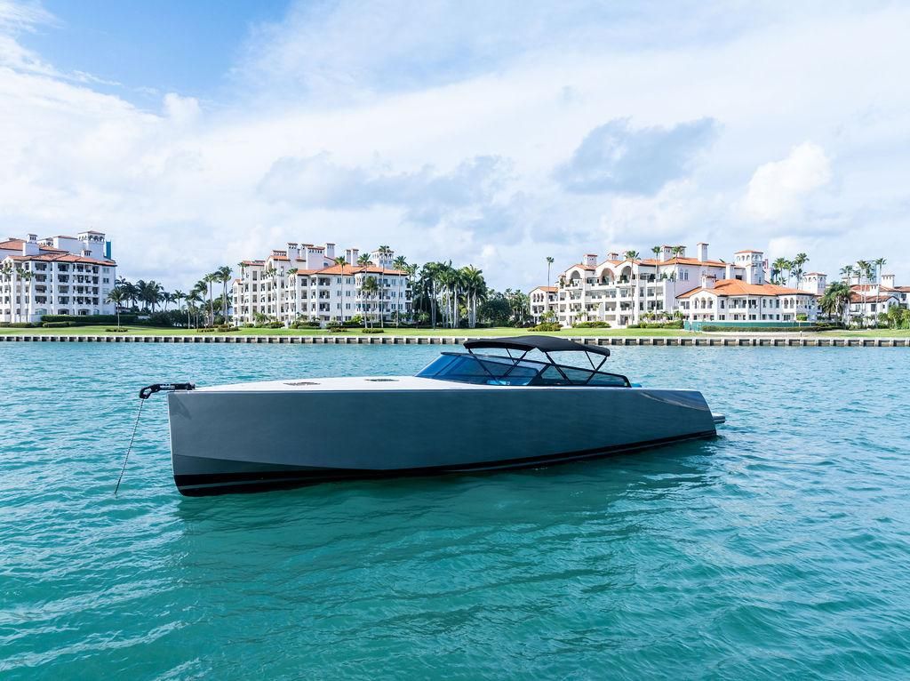 2015 VanDutch 55 