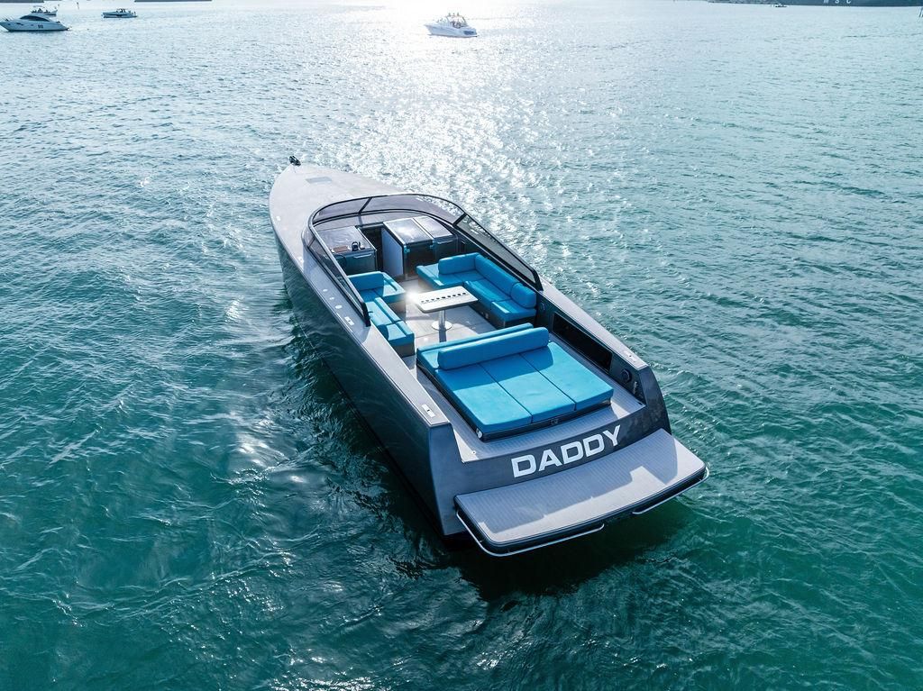 2015 VanDutch 55 