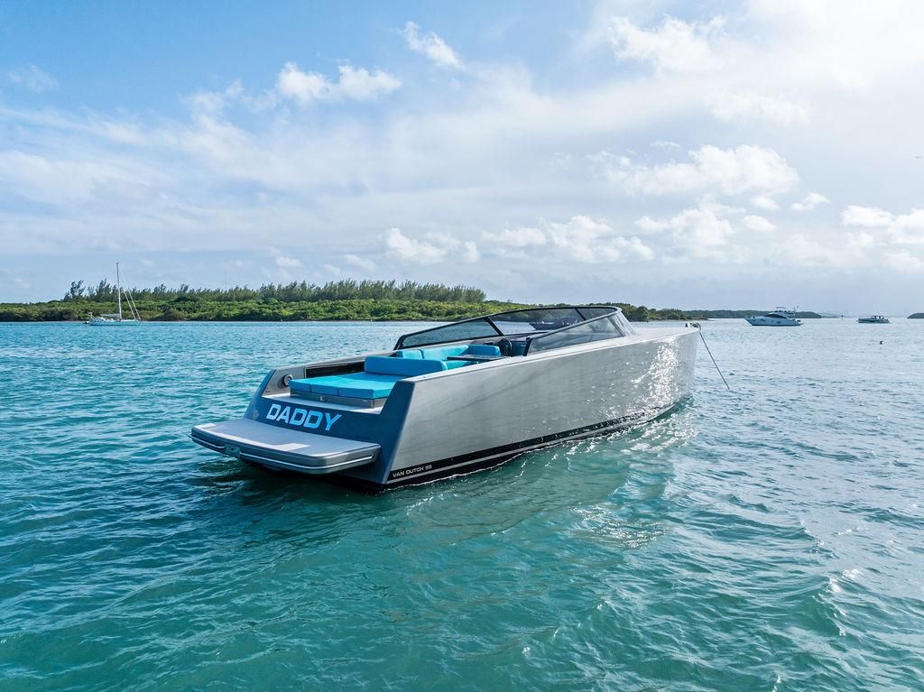 2015 VanDutch 55 