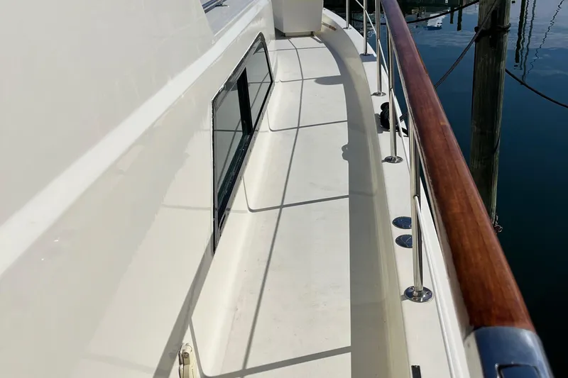 Hatt'rific Day Yacht Photos Pics Stbd side- midship