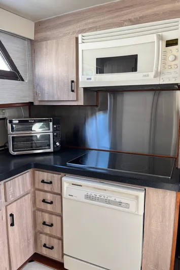 Hatt'rific Day Yacht Photos Pics 