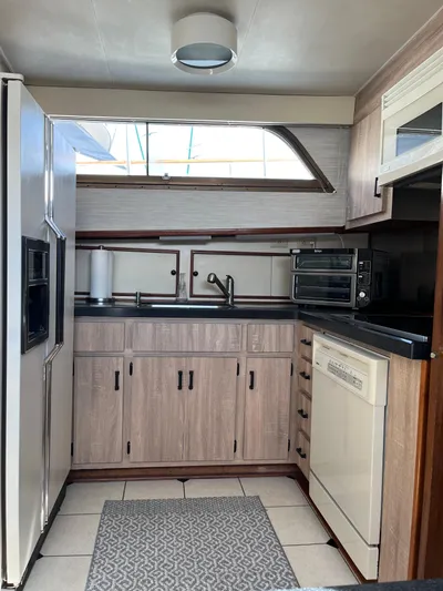 Hatt'rific Day Yacht Photos Pics 