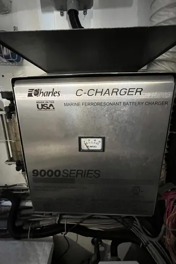 Hatt'rific Day Yacht Photos Pics Battery Charger