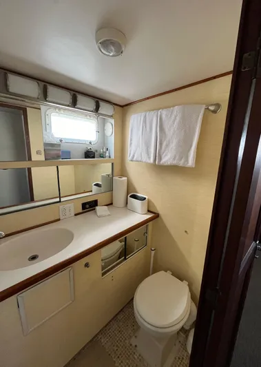 Hatt'rific Day Yacht Photos Pics 