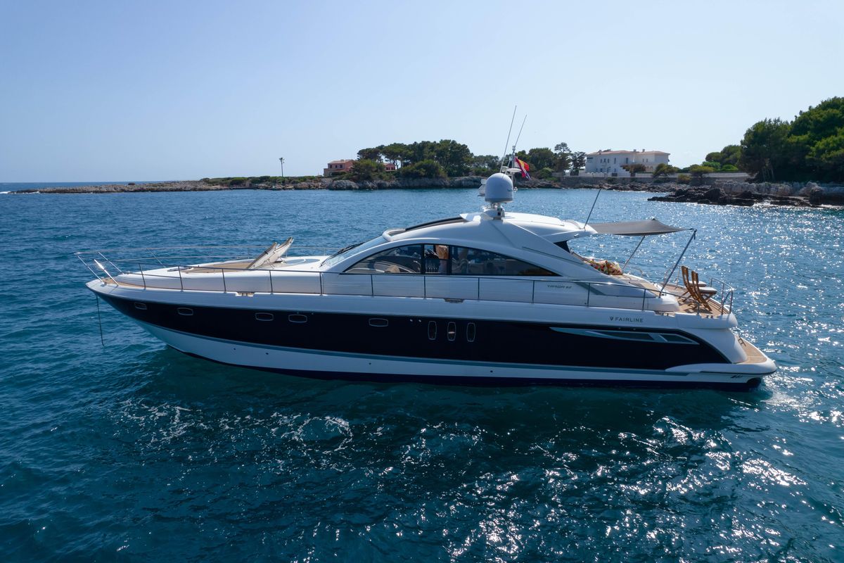 2004 Fairline 61 