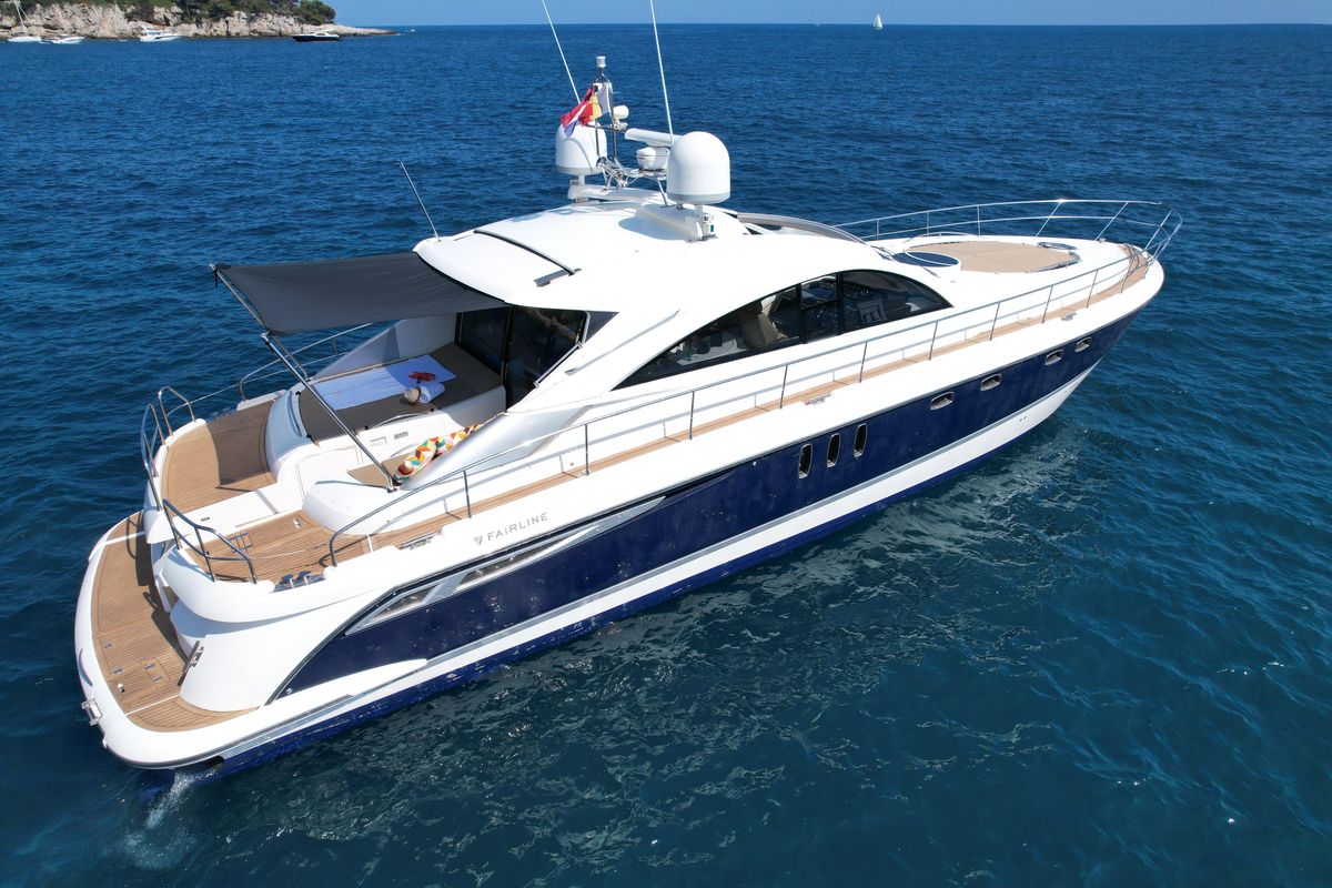 2004 Fairline 61 