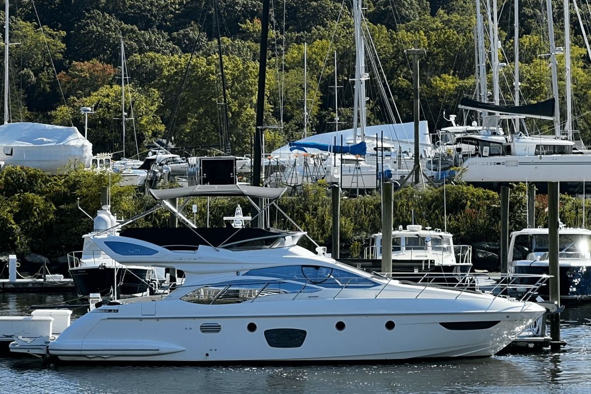 2011 Azimut 47 