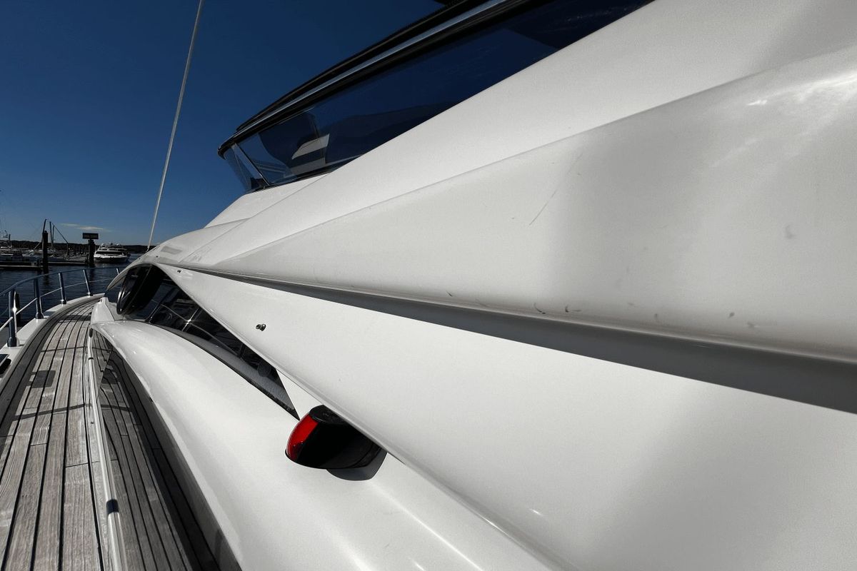 2011 Azimut 47 