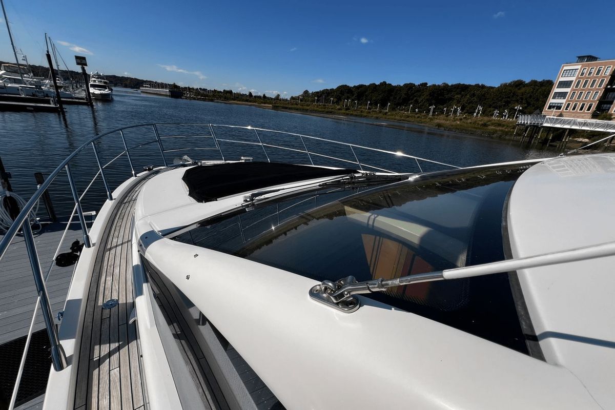 2011 Azimut 47 