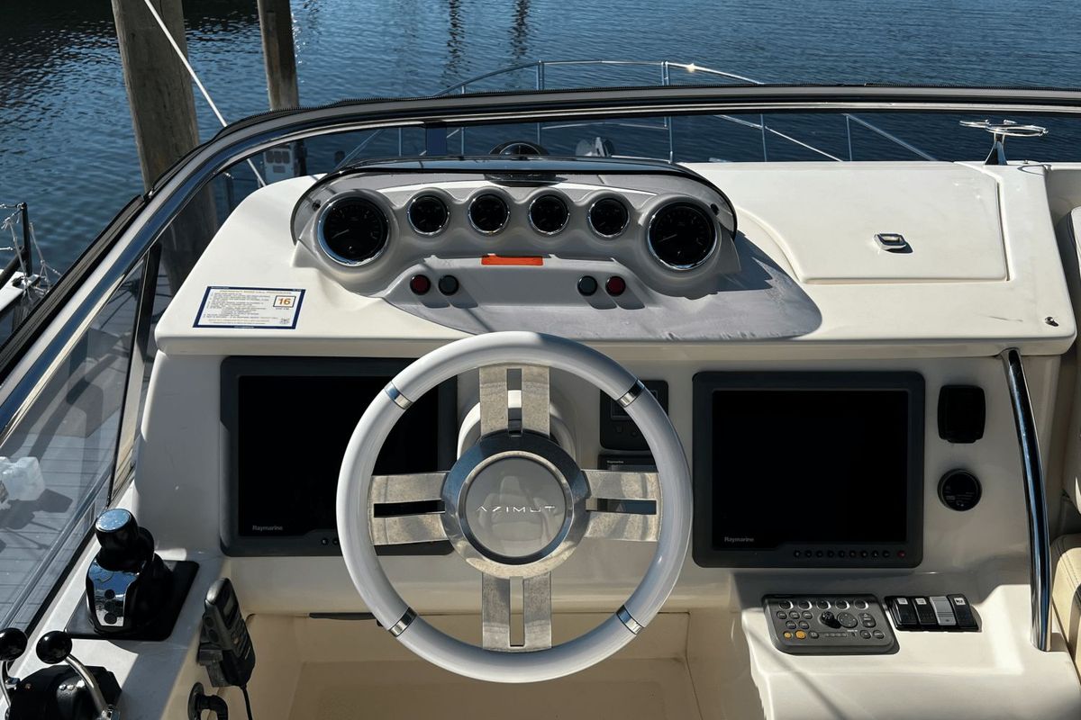 2011 Azimut 47 