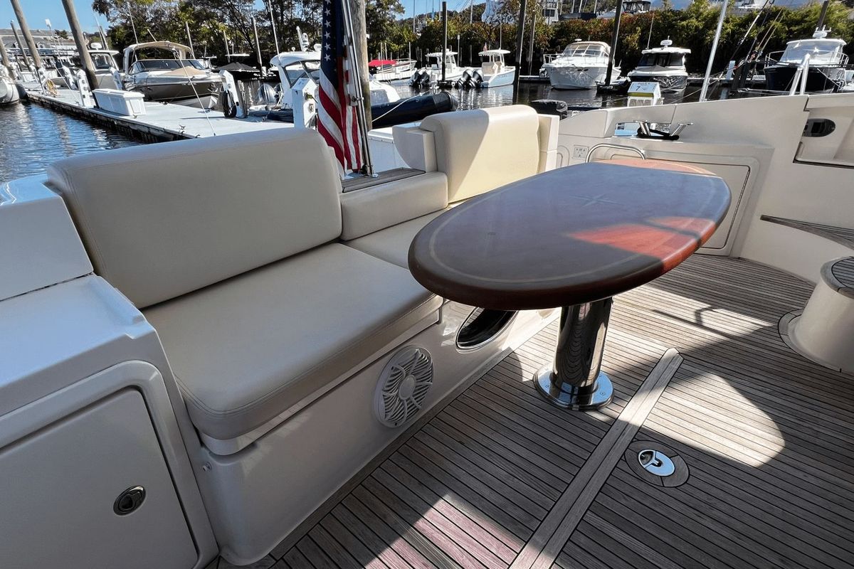 2011 Azimut 47 