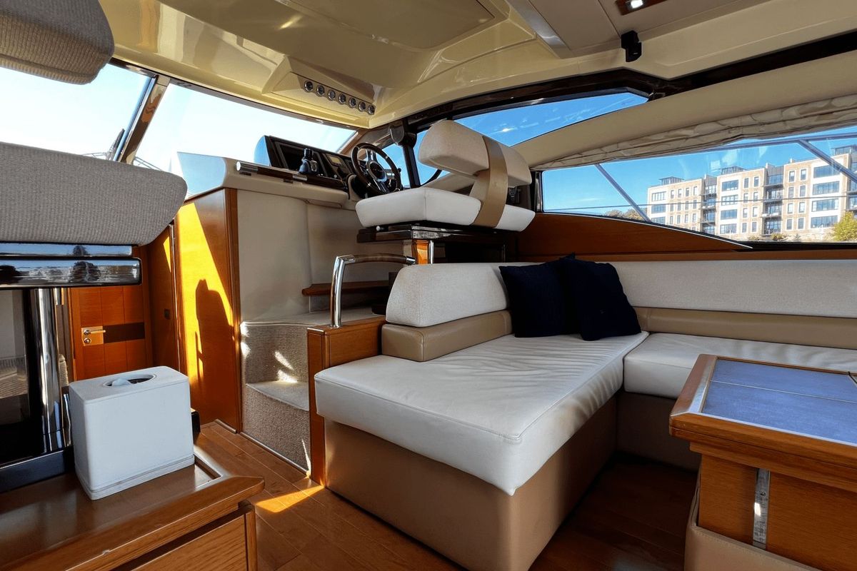 2011 Azimut 47 