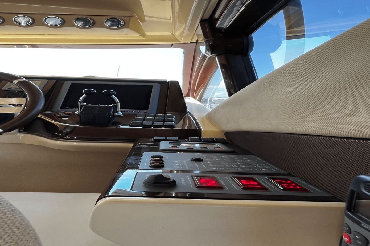 2011 Azimut 47 
