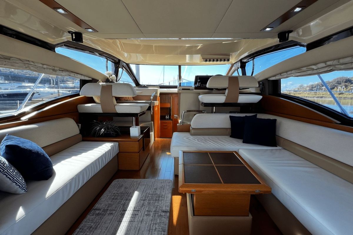 2011 Azimut 47 