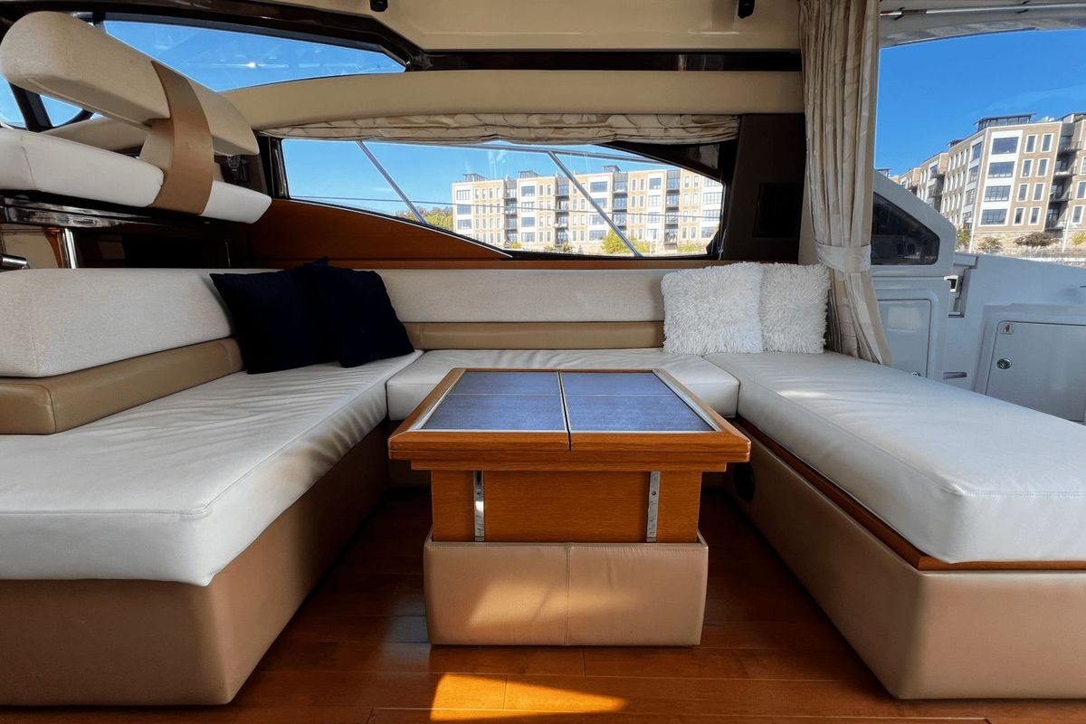 2011 Azimut 47 