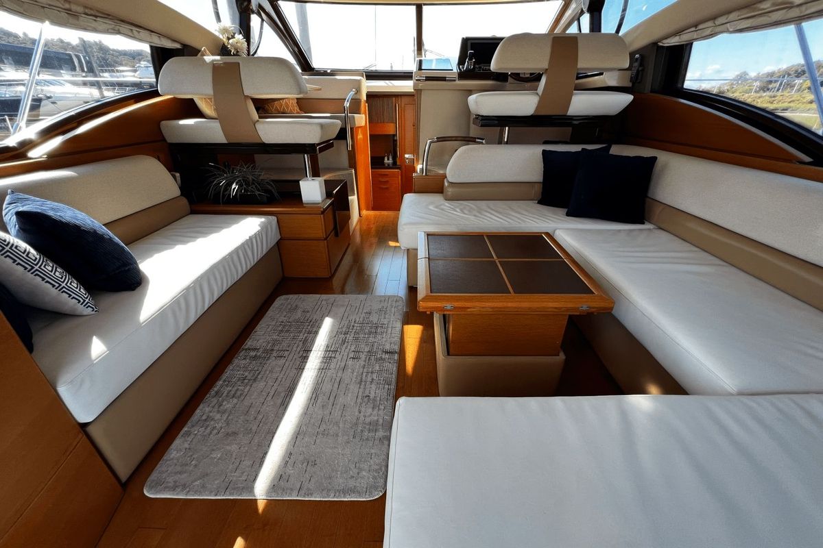 2011 Azimut 47 
