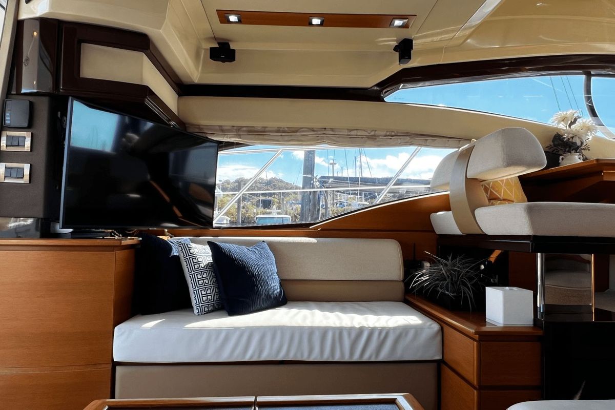 2011 Azimut 47 