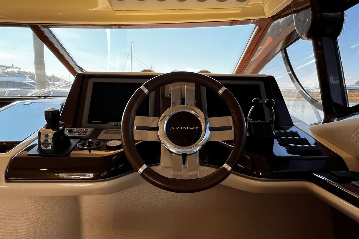 2011 Azimut 47 