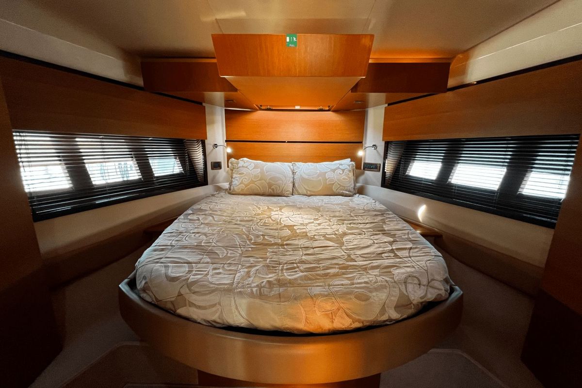 2011 Azimut 47 