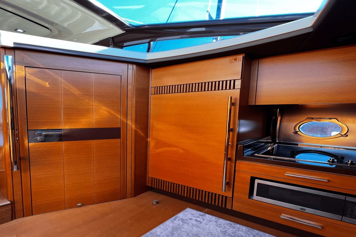 2011 Azimut 47 
