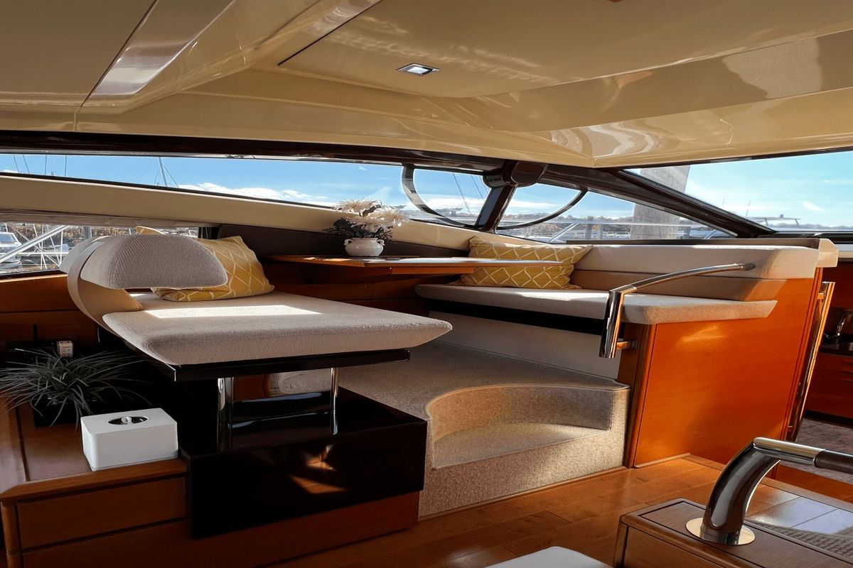 2011 Azimut 47 