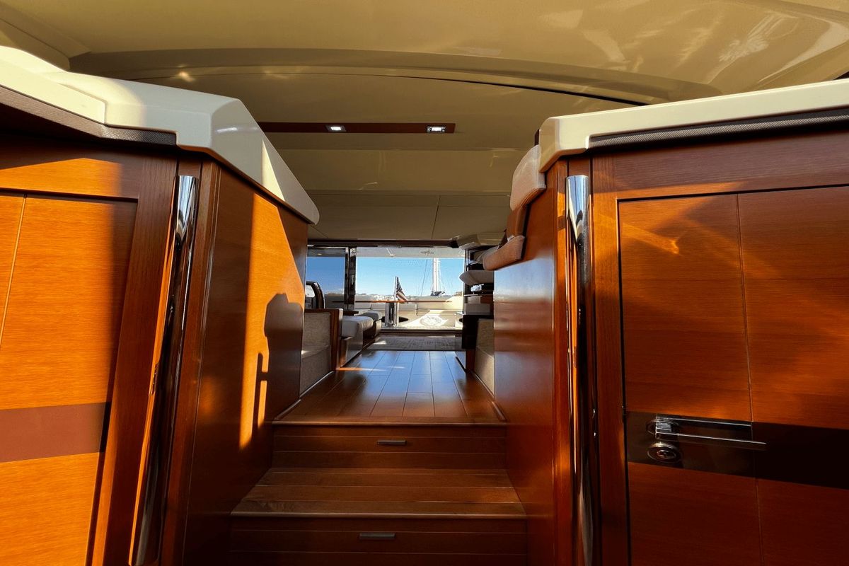 2011 Azimut 47 