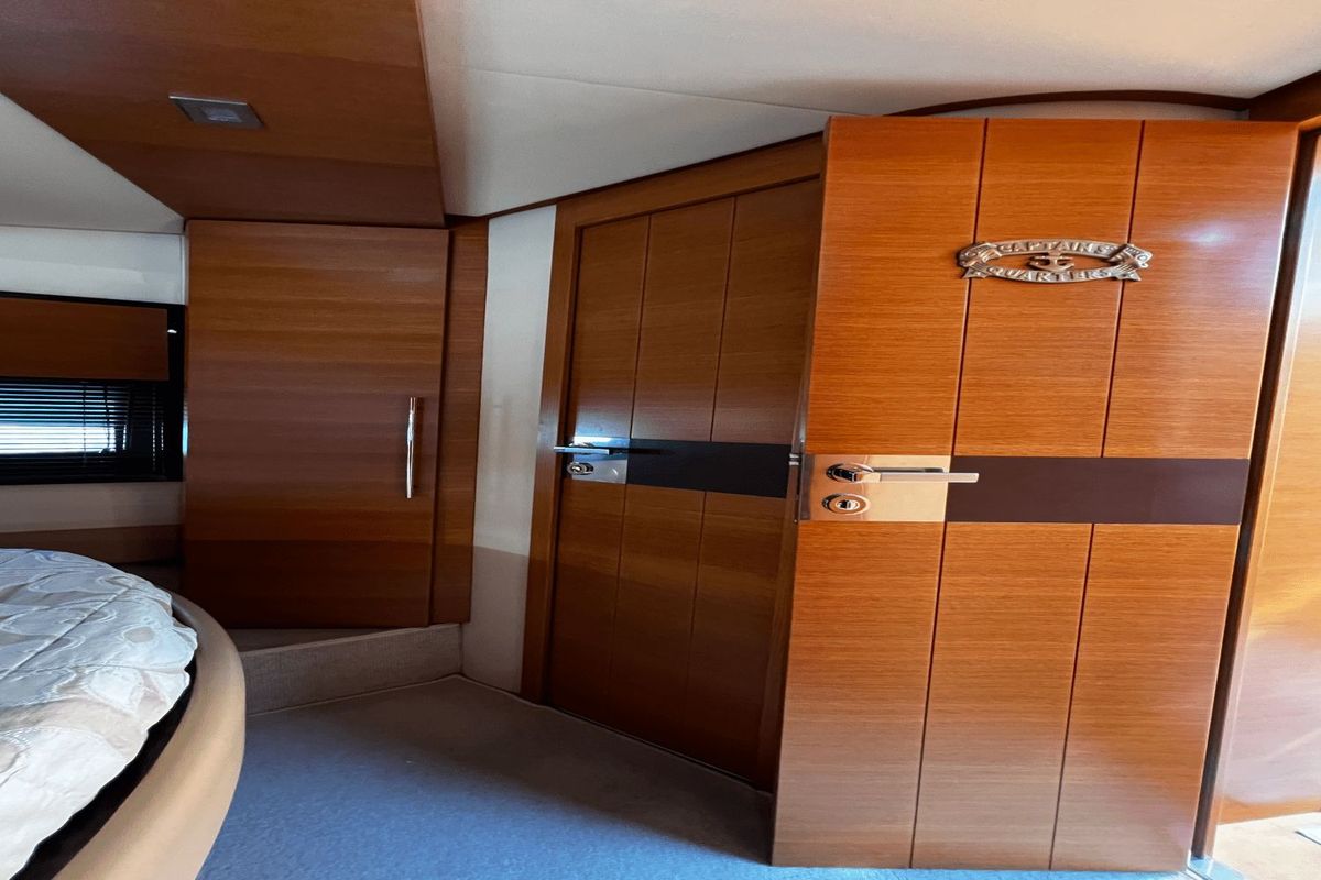 2011 Azimut 47 