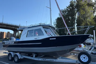KingFisher 2425 Escape HT