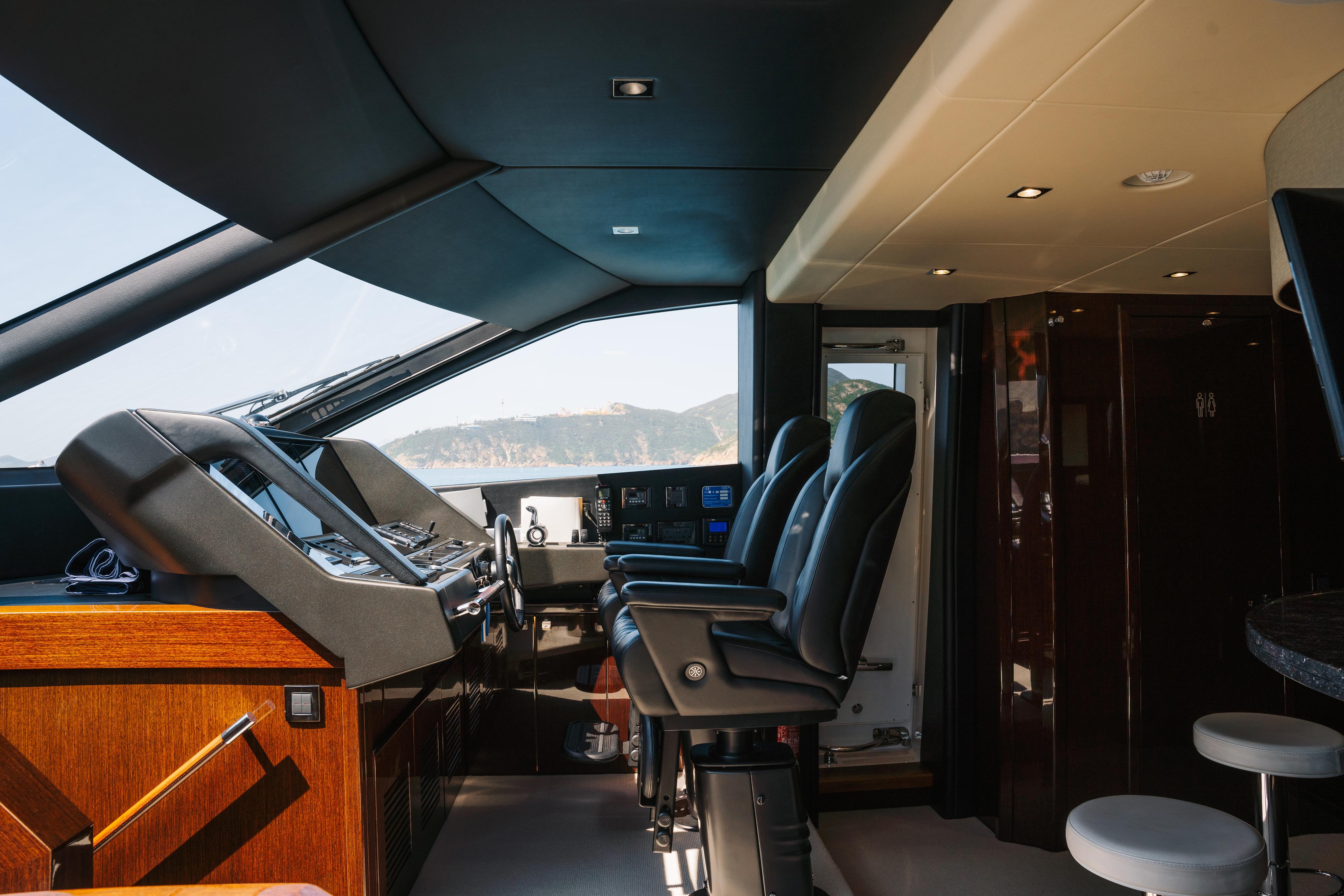 2018 Flybridge Sunseeker for sale - YachtWorld