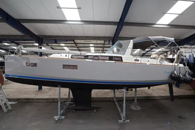 2014 Beneteau Oceanis 38