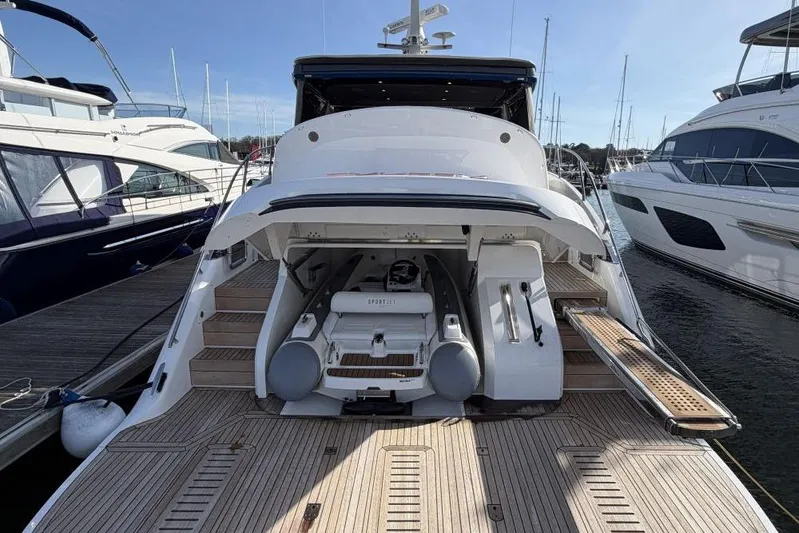  Yacht Photos Pics Princess V55 - Stern