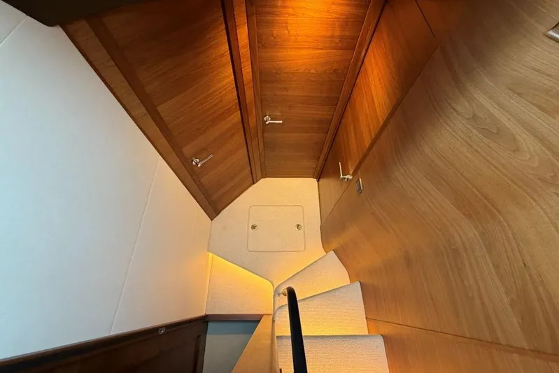  Yacht Photos Pics Princess V55 - Cabin access