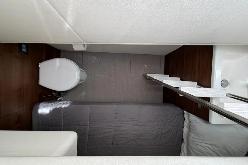  Yacht Photos Pics Princess V55 - Crew cabin