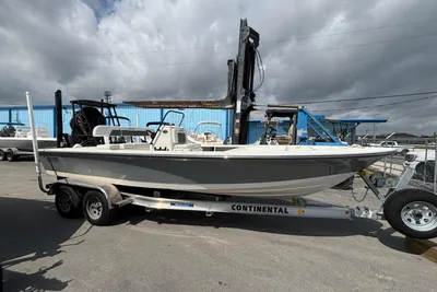 Hewes Redfisher 21